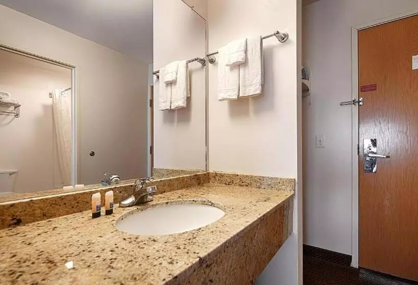 キングサイズベッドのスイートルーム, Best Western New Baltimore Inn