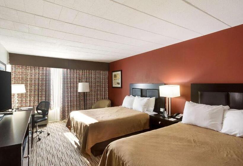 带2个双人床的标准工作室, Exton Hotel And Conference Center