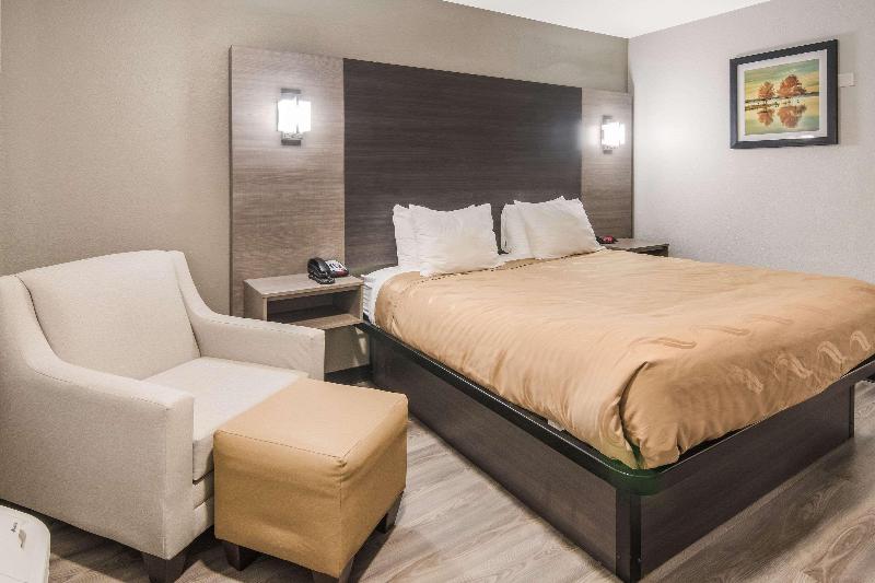 스탠다드 룸 킹사이즈 침대, Quality Inn & Suites
