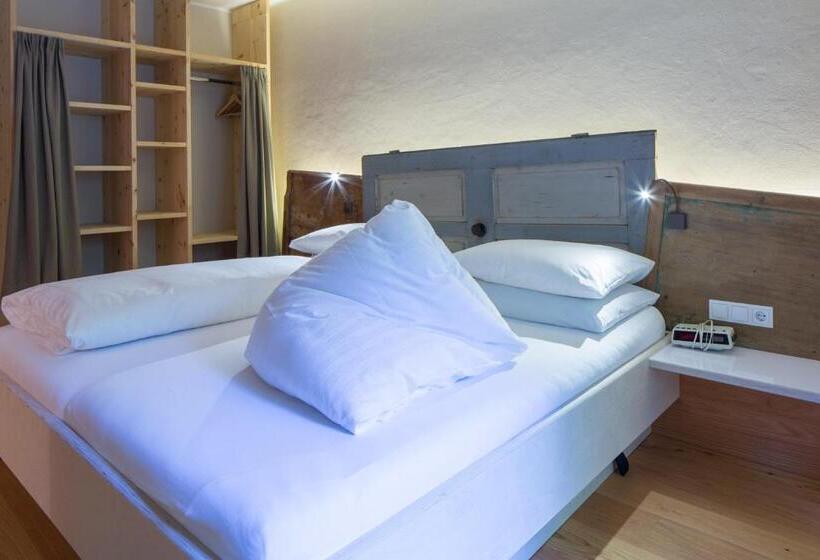 标准间, Frida Am Wald