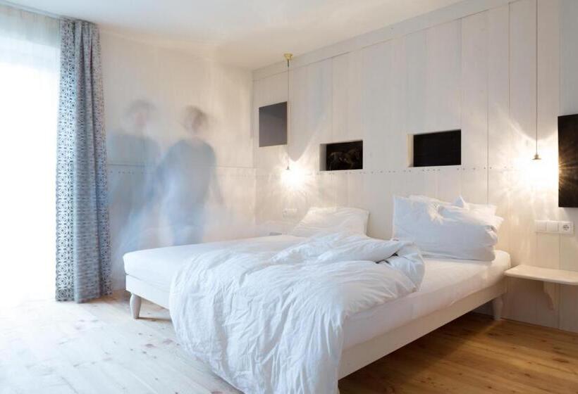 标准间, Frida Am Wald