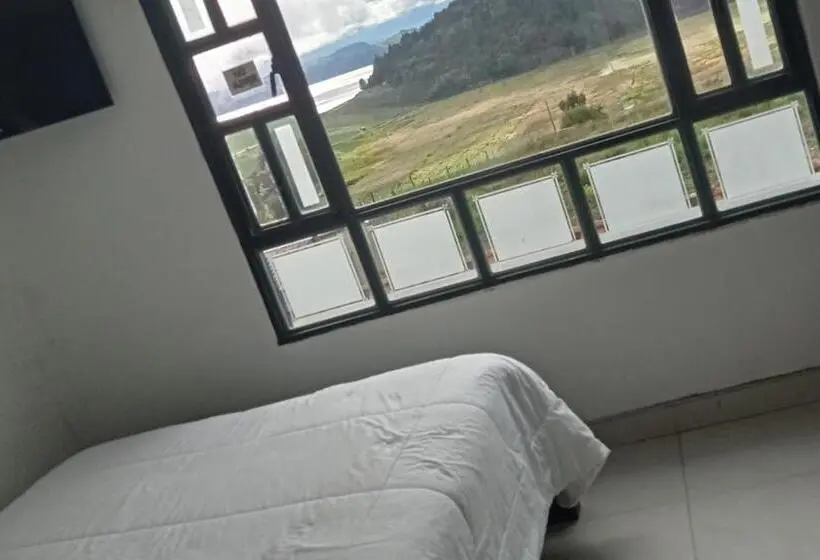 レイクビュースタンダードルーム, Refugio Turistico & Restaurante Dylam