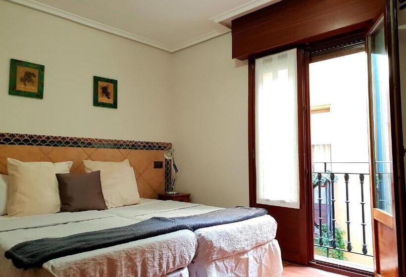 バルコニー付きスタンダードルーム, Pensión Biazteri