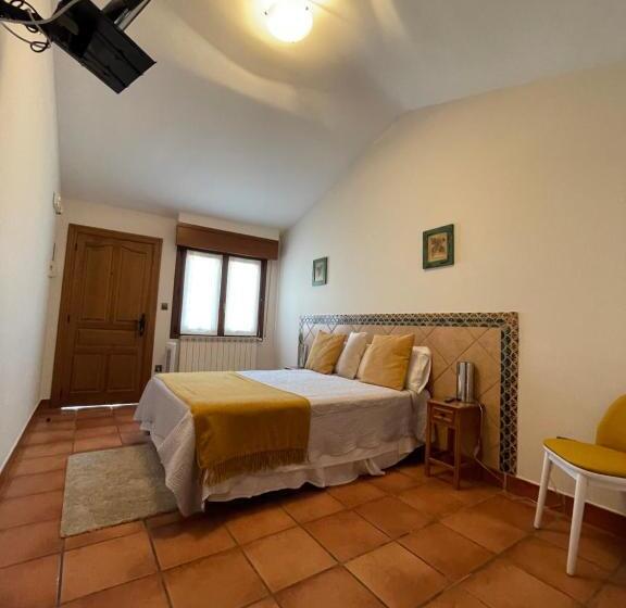 חדר סטנדרט לשלושה, Pensión Biazteri