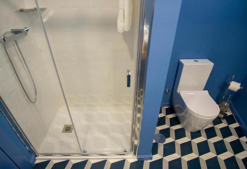 Standard room with outdoor bath, Zigzag Hostel