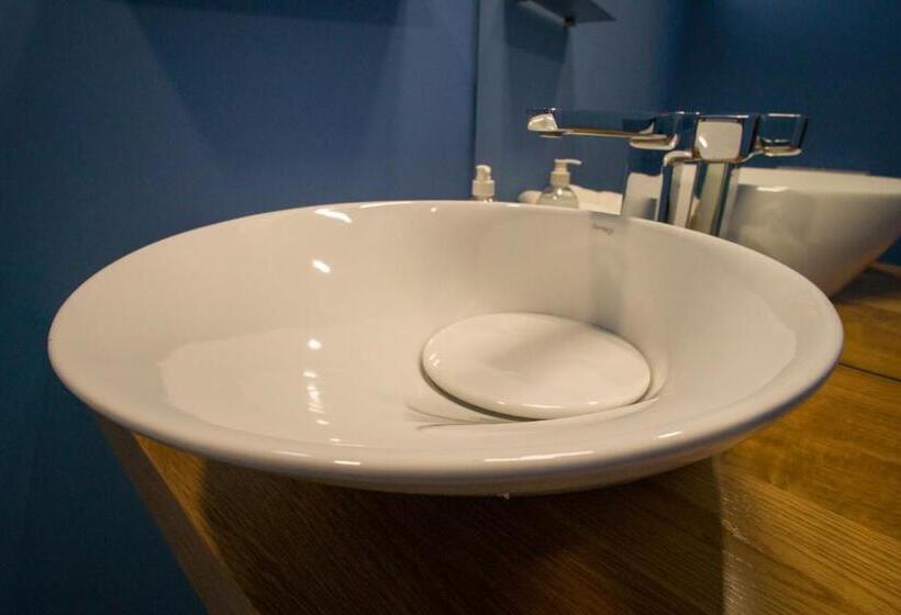 Standard room with outdoor bath, Zigzag Hostel