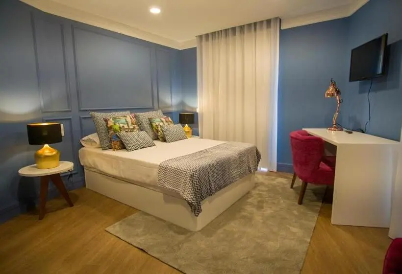اتاق لوکس با بالکن, Zigzag Hostel