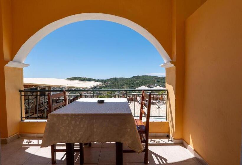 Трехместный Номер Классика, Apart Hotel Alex