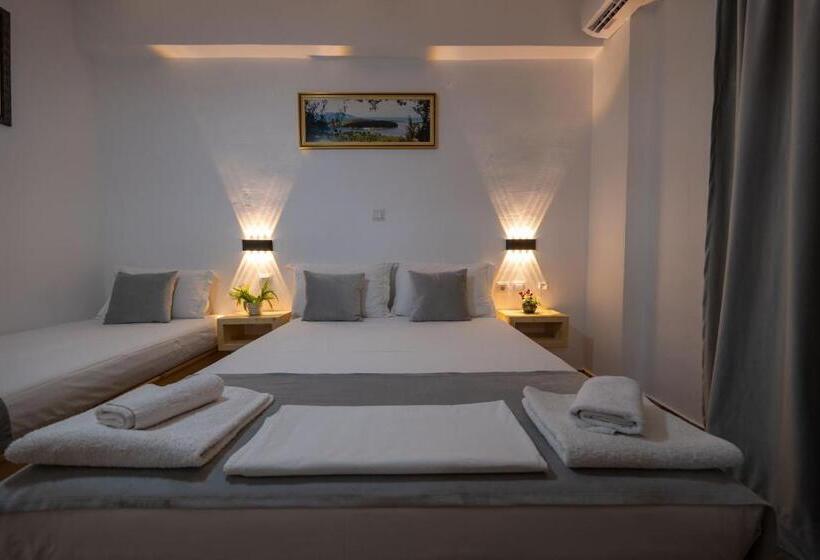 Трехместный Номер Классика, Apart Hotel Alex