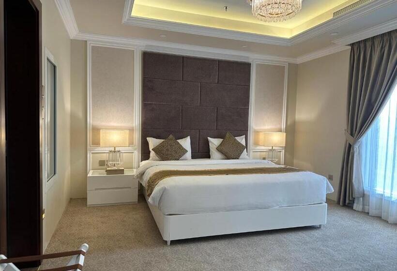 주니어 스위트 킹사이즈 침대, Remaj