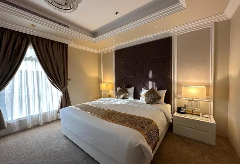 디럭스 스위트 킹 침대, Remaj