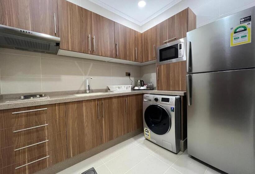 수피리어 스위트, Remaj