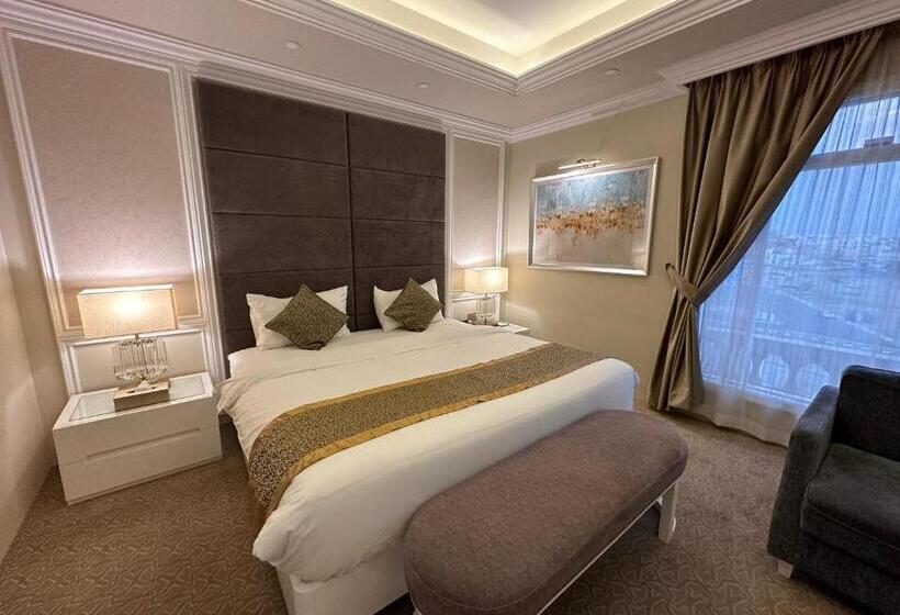 스탠다드 룸 킹사이즈 침대, Remaj