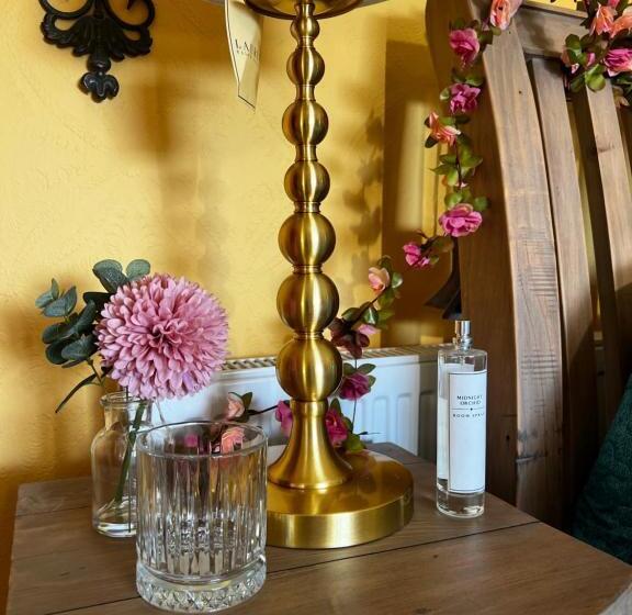 اتاق لوکس با تخت بزرگ, Belmont House Boutique   The Kingsley Collection