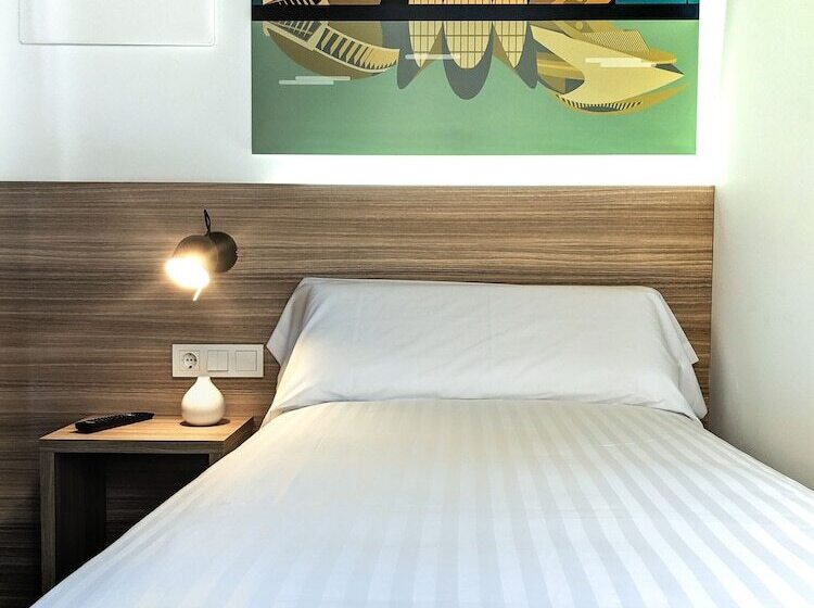 غرفة قياسية فردية, Original Domino House