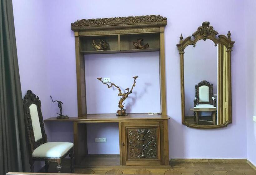 اتاق لوکس, Wooden Museum