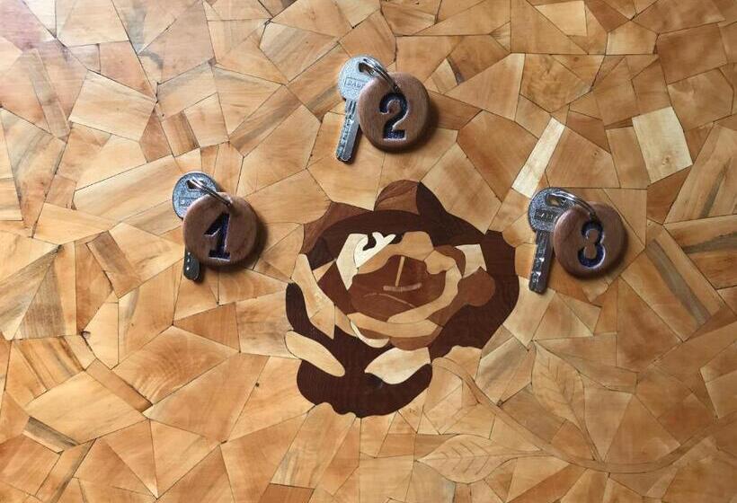 اتاق لوکس چهار تخته, Wooden Museum