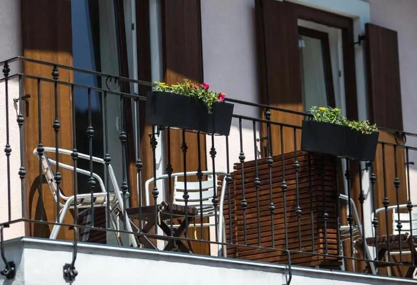 اتاق استاندارد با بالکن, Sunny Rooms