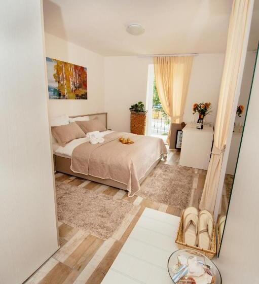 اتاق استاندارد با بالکن, Sunny Rooms