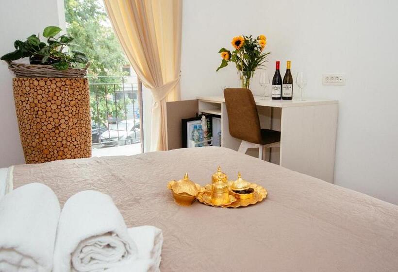 اتاق استاندارد با بالکن, Sunny Rooms