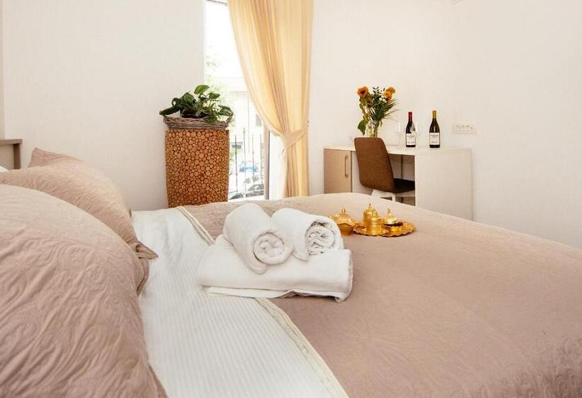 اتاق استاندارد با بالکن, Sunny Rooms