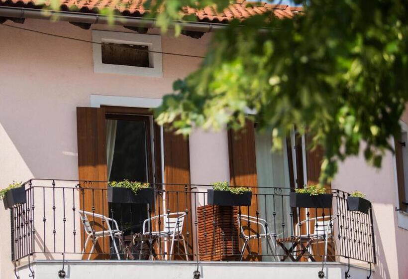 اتاق استاندارد با بالکن, Sunny Rooms