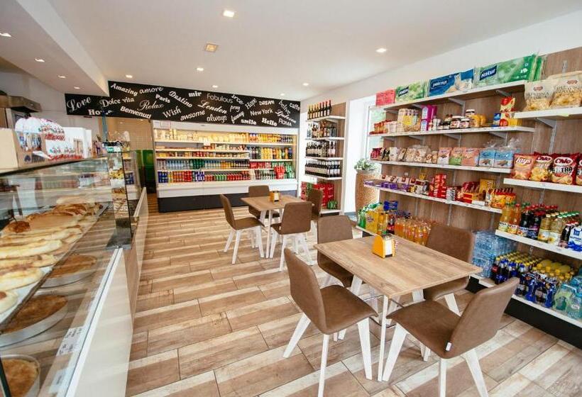 اتاق لوکس چهار تخته, Sunny Rooms