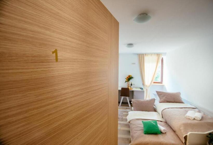 اتاق لوکس چهار تخته, Sunny Rooms