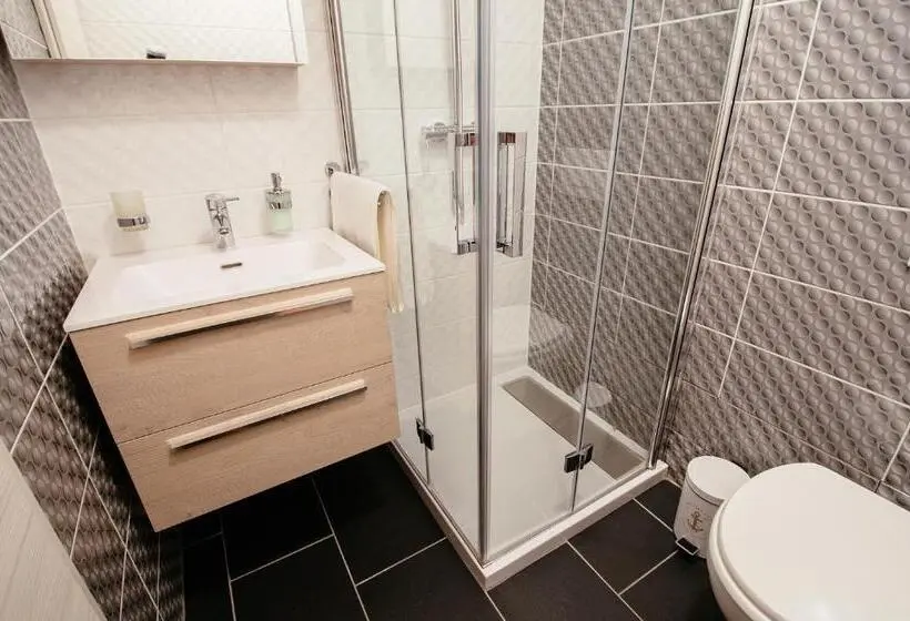 اتاق لوکس چهار تخته, Sunny Rooms