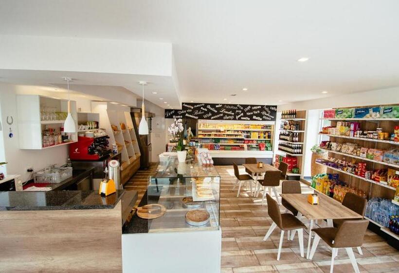 اتاق لوکس چهار تخته, Sunny Rooms