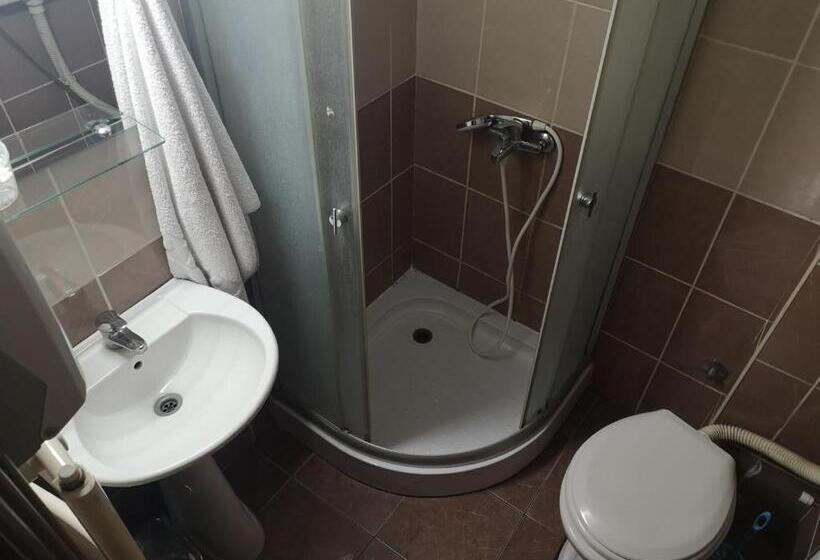 اتاق کلاسیک سه تخته, Delta