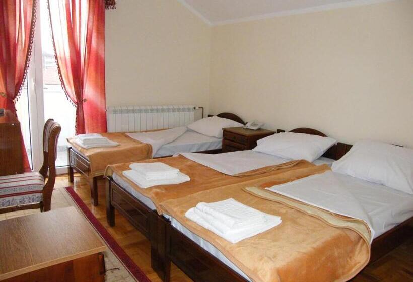 اتاق کلاسیک سه تخته, Delta