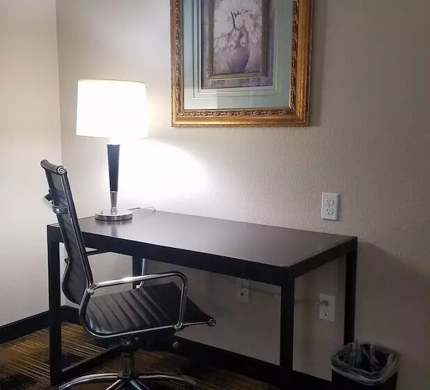 スイート, Best Western Plus Heritage Inn Houston
