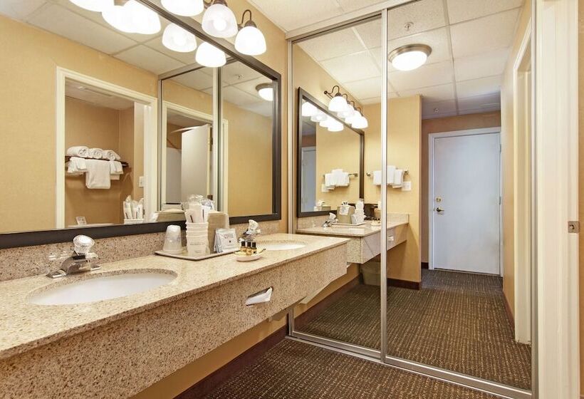 Номер Стандарт 2 Двуспальные Кровати, Best Western Plus Ruby's Inn