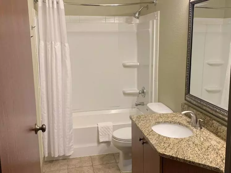 キングサイズベッドのスイートルーム, Best Western University Inn And Suites