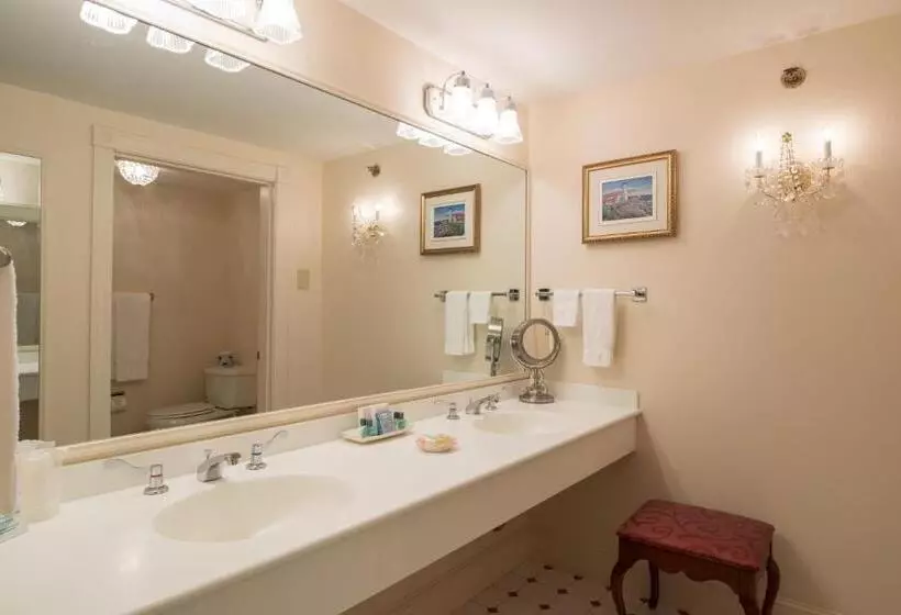 キングサイズベッドのスイートルーム, Bluenose Inn   Bar Harbor