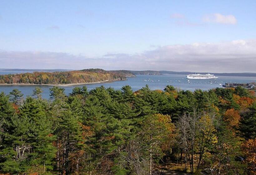 キングサイズベッドのデラックスルーム, Bluenose Inn   Bar Harbor