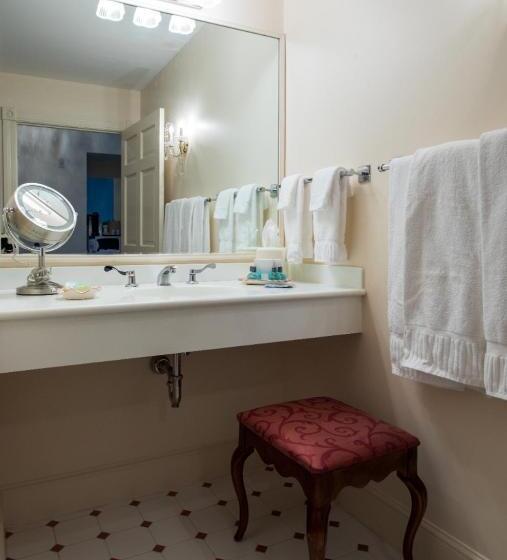 キングサイズベッドのスタンダードルーム, Bluenose Inn   Bar Harbor