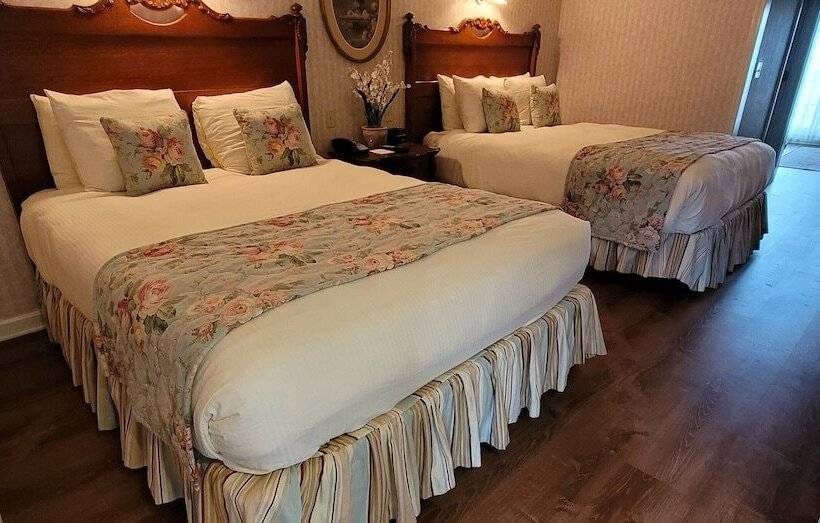 سوییت با چشم‌انداز دریا, Boardwalk Plaza