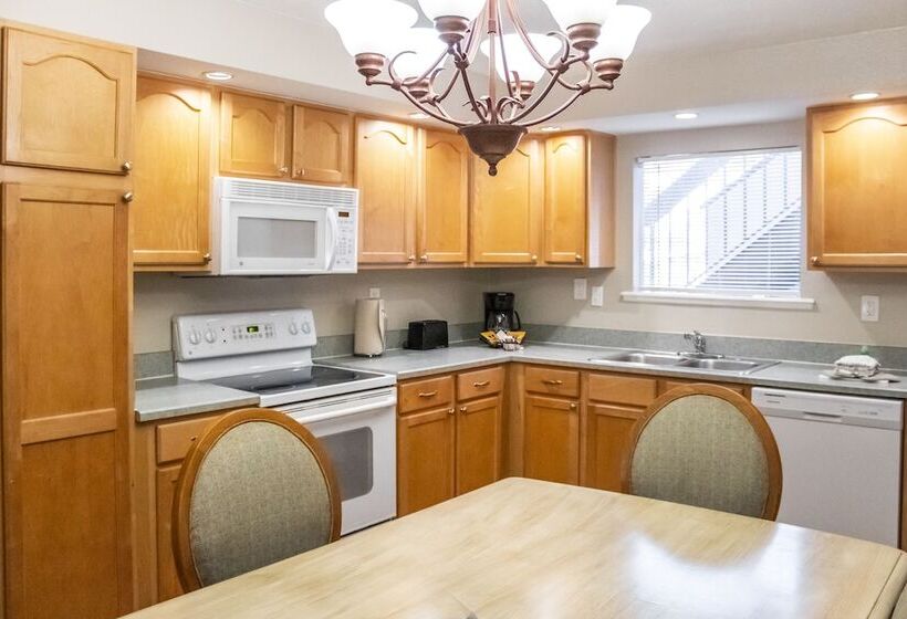 شقة غرفتين, Bryan S Spanish Cove