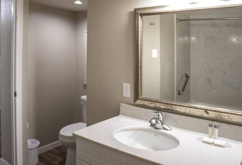 شقة غرفتين, Bryan S Spanish Cove