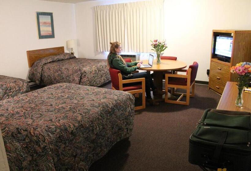 إستديو عائلى, Budget Host Crestview Inn