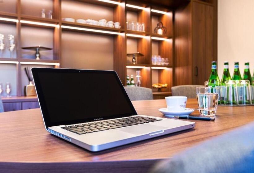 수피리어 싱글 룸, Aston‘s