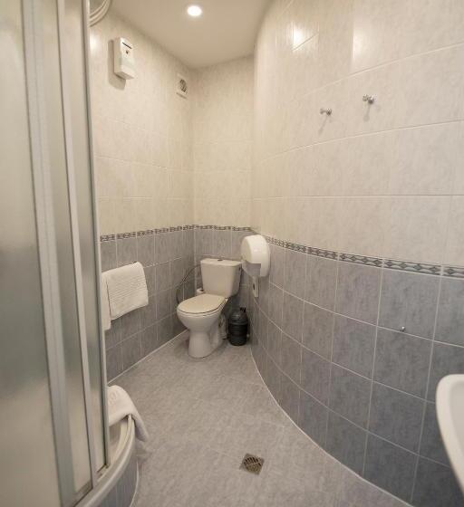 اتاق اکونومی, Svečių Namai Ten