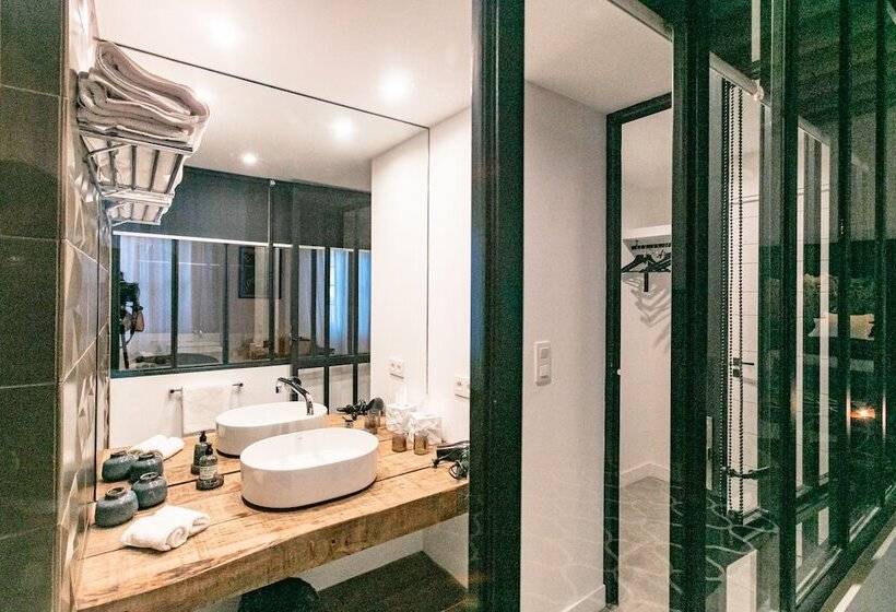 スーペリアールーム, Gabrielle Jeanne