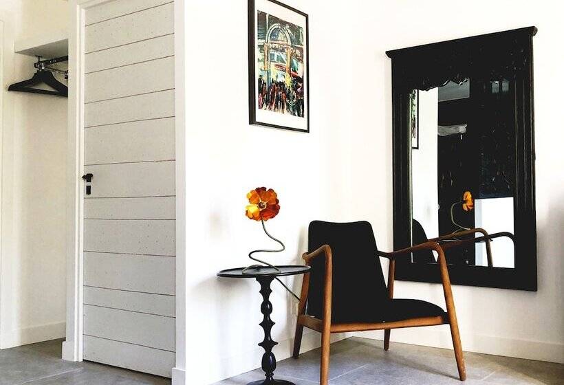 スーペリアールーム, Gabrielle Jeanne