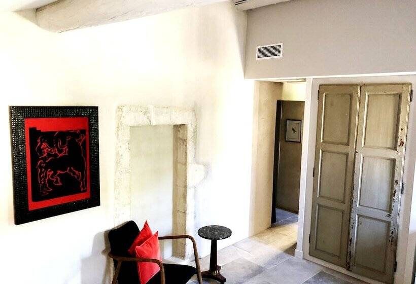 デラックスルーム, Gabrielle Jeanne