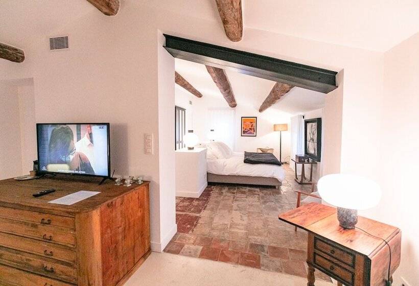 スイート(家族用), Gabrielle Jeanne