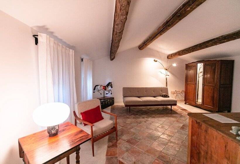 スイート(家族用), Gabrielle Jeanne