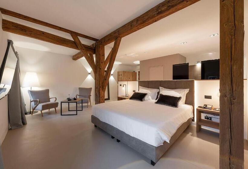 اتاق لوکس سه تخته, Castel Hortenberg